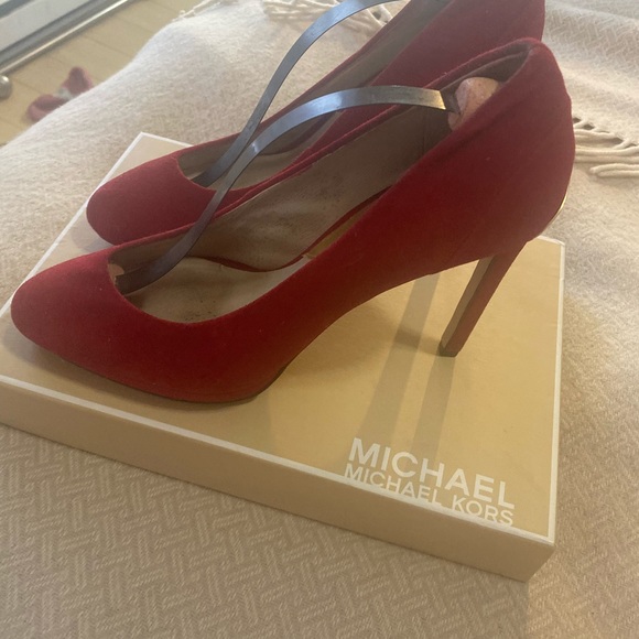 Michael Kors red suede shoes - Picture 3 of 6